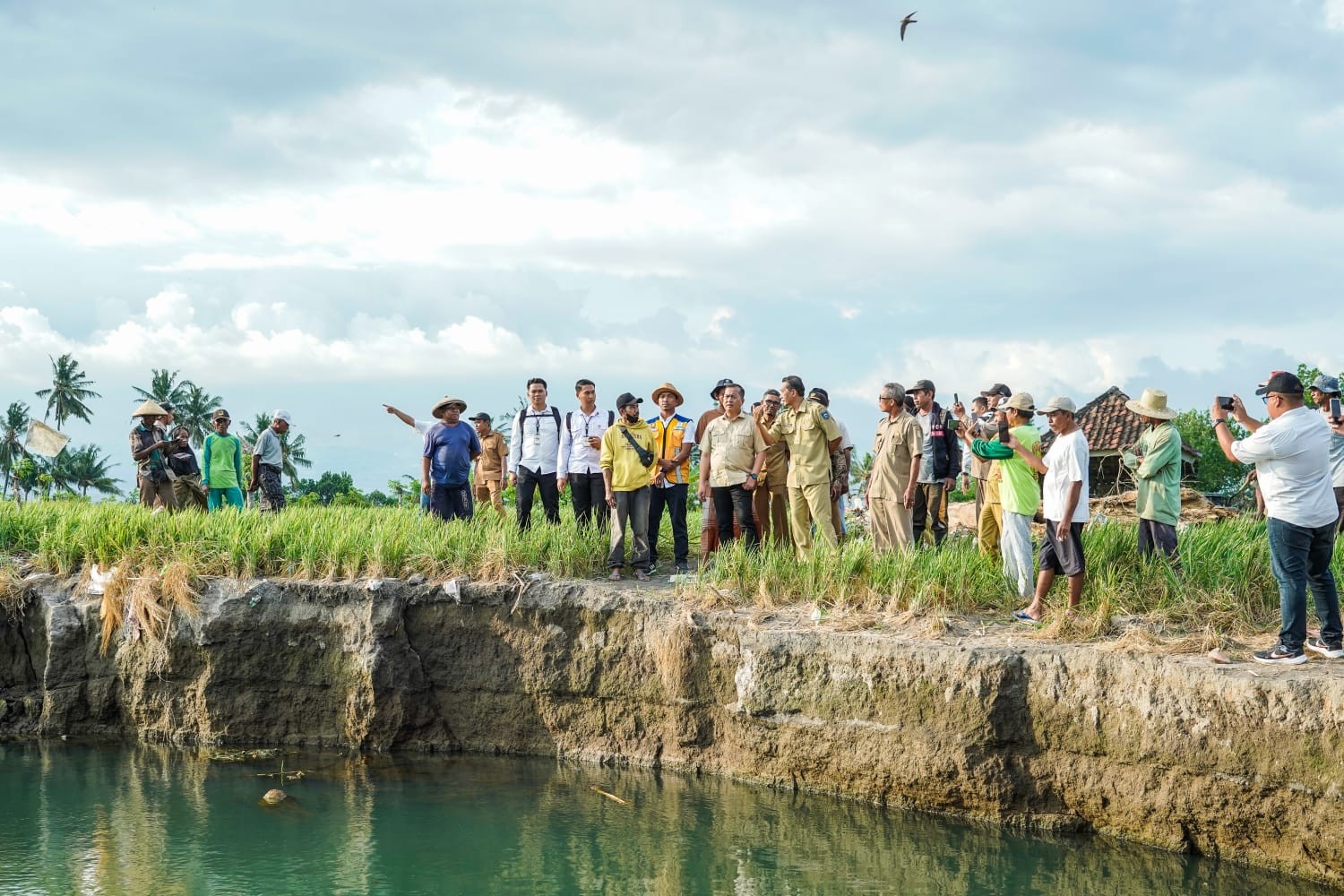 Respons Cepat Gubernur Iqbal dan Normalisasi Sungai Dimulai, Awig-Awig Kebersihan Jadi Solusi Jangka Panjang