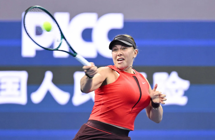 Amanda Anisimova mundur dari Wuhan Open 2025 karena cedera betis kiri, sehari setelah juarai China Open dan pastikan tiket WTA Finals.