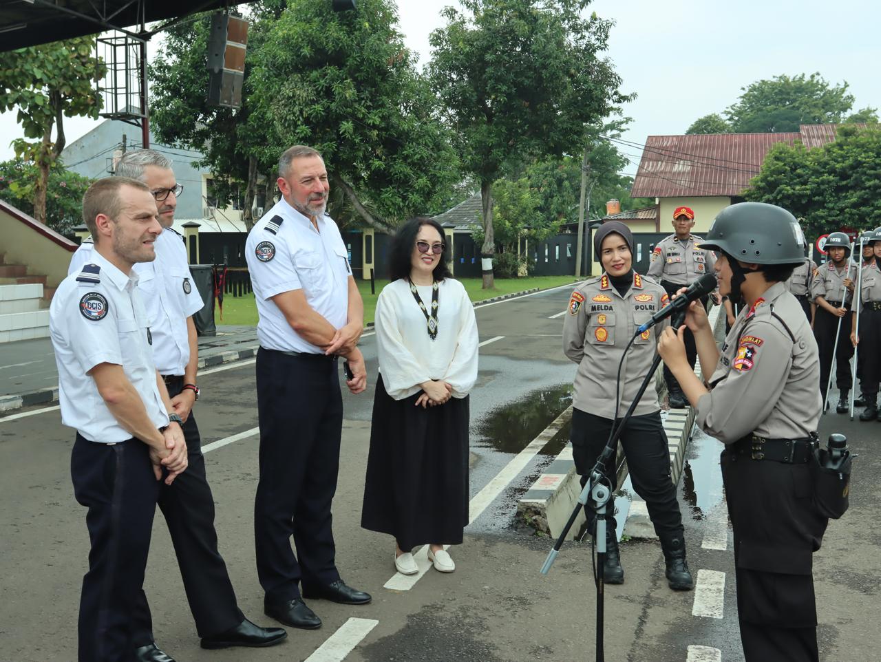 Delegasi Kepolisian Prancis saat berkunjung ke Sepolwan Lemdiklat Polri, Selasa (7/10).