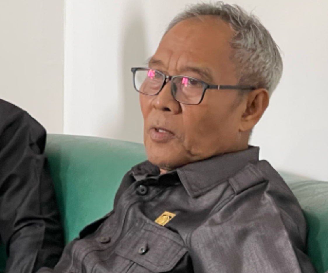 Anggota Komisi II DPRD Kota Mataram Misban Ratmaji mendorong pemerintah berikan reward bagi wajib pajak disiplin.