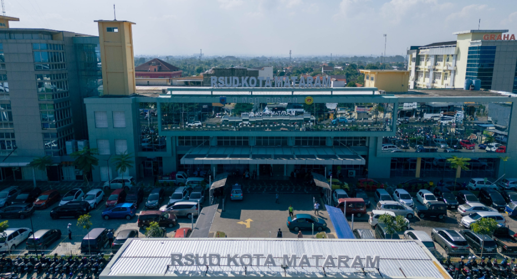 KEBANGGAAN KOTA: Tampak bangunan RSUD H Moh. Ruslan Kota Mataram sebagai pusat layanan kesehatan terbaik.