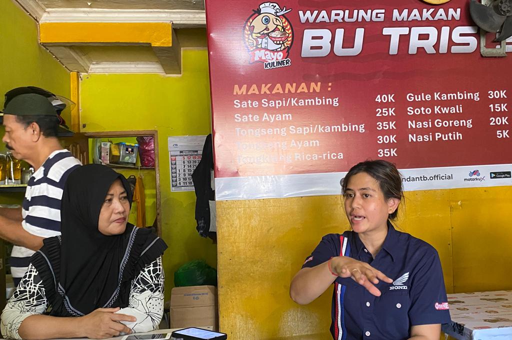 Lebih dari Sekadar Berbisnis Motor Honda, Namun Ada Sentuhan Kelokalan Honda Dengan Angkat Martabat Warung Lokal di NTB. (NURUL/LOMBOK POST)