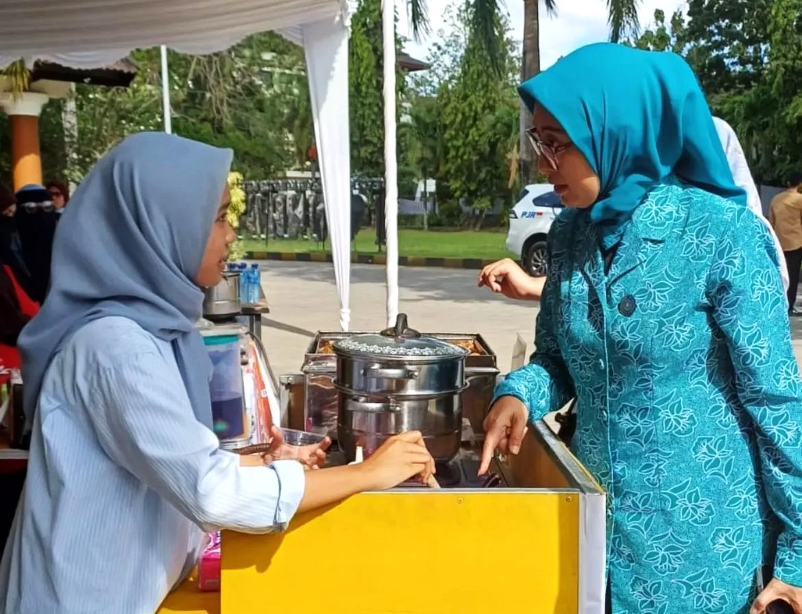 Lapak Temen Nyemil Lombok yang dikunjungi Ketua Dekranasda NTB Sinta Agathia dalam sebuah event, beberapa waktu lalu.