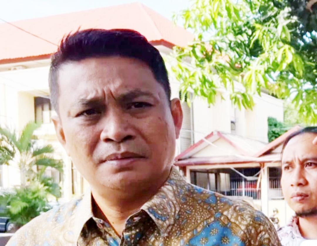 Penasehat hukum H Zaini Arony, Hijrat Priyatno, menilaii tuntutan penjara 10,5  tahun yang dijatuhkan JPU  pada kliennya atas kasus LCC sangat menyakitkan.