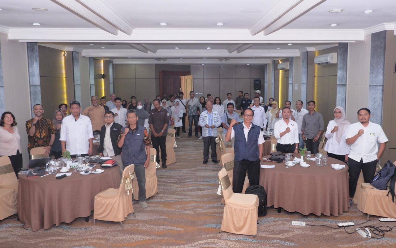 Pelaksanaan kegiatan Lokakarya dengan judul Pengembangan Prototype Asuransi sebagai Instrumen Transfer Risiko Kerusakan Terumbu Karang di Kawasan Gili Matra di Mataram, Kamis (8/10).
