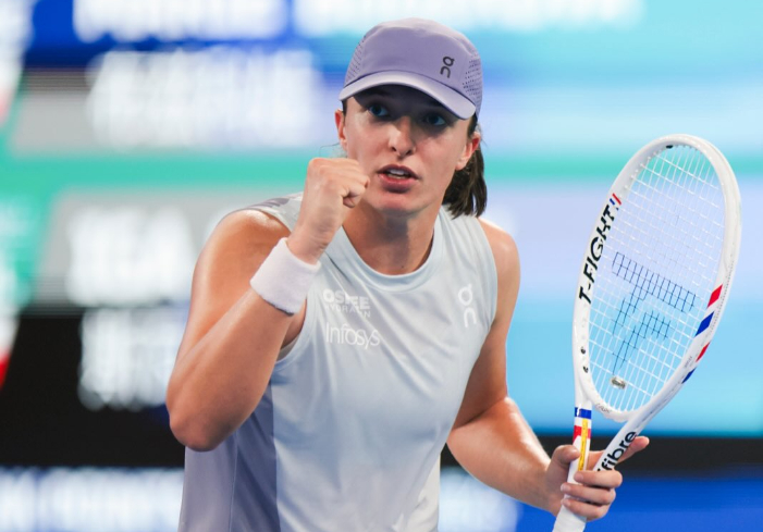 Iga Swiatek raih kemenangan ke-60 musim ini di Wuhan Open 2025 usai kalahkan Bouzkova. Mirra Andreeva tersingkir, Laura Siegemund lanjut ke babak 3.
