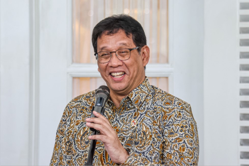 Menteri Keuangan Purbaya Yudhi Sadewa saat ditemui di Kompleks Istana Negara menanggapi protes pemotongan TKD.