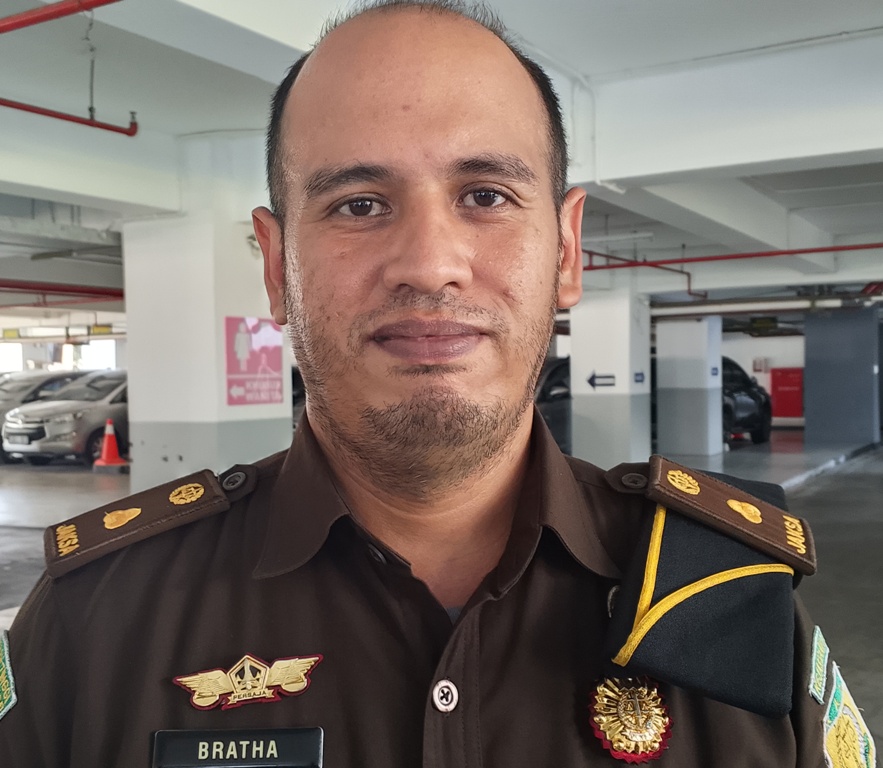 Kasi Pidsus Kejari Loteng Brata Hari Putra jelaskan kasus pengadaan truk pada Dinas Lingkungan Hidup (DLH) Lombok Tengah (Loteng) digenjot.