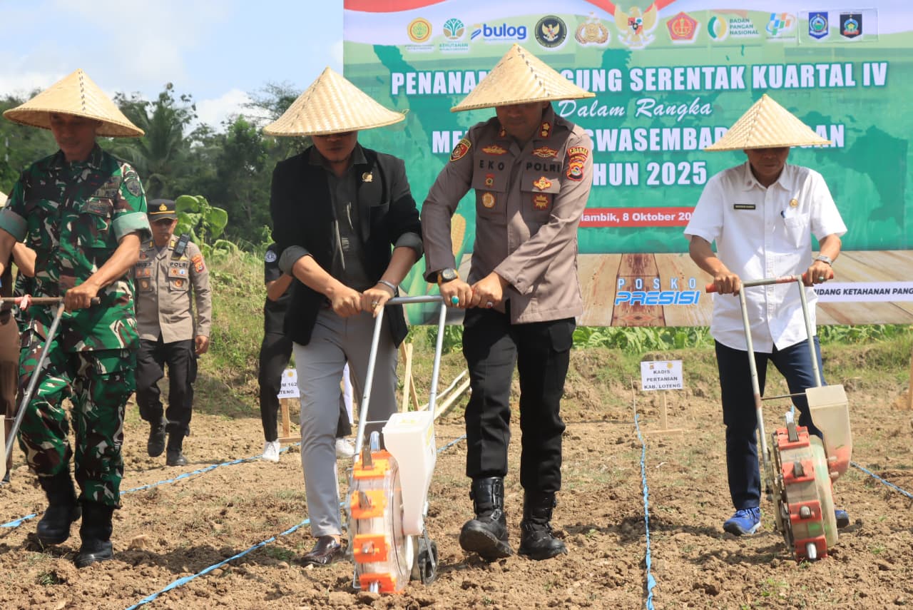 Guna mendukung Swasembada Pangan Nasional, Polres Lombok Tengah melaksanakan tanam jagung serentak kuartal IV di Desa Pelambek, Praya Barat Daya