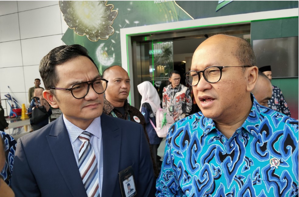KAMPUNG HAJI: Kepala Badan Pengelola Investasi Danantara Rosan Perkasa Roeslani (kanan) bersama Kepala BPKH Fadlul Imansyah di Kemayoran, Jakarta, Rabu (8/10) malam.