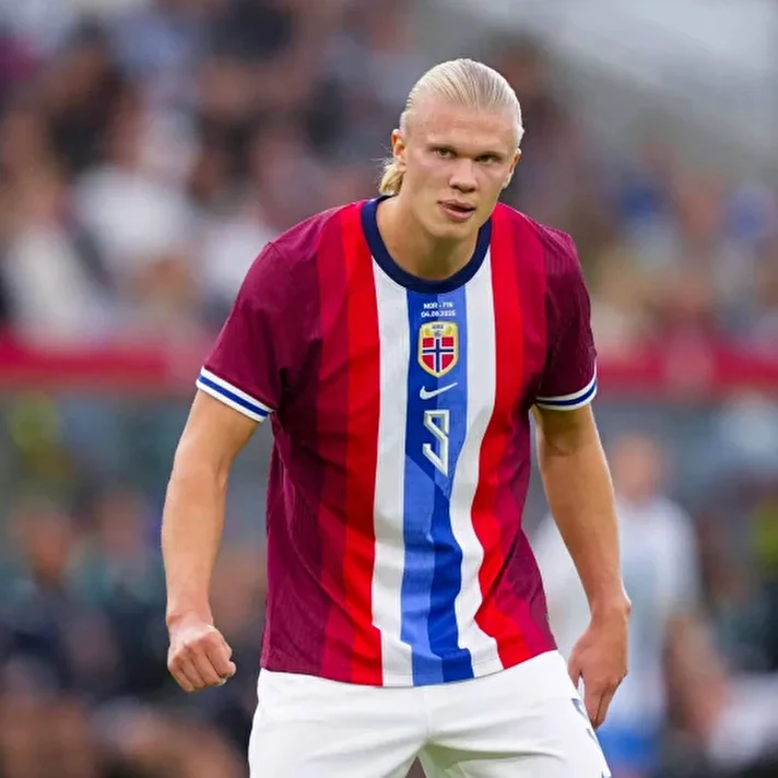 Erling Haaland kecam FIFA atas standar ganda terhadap Israel. Sebut sepak bola harus netral dan ancam singkirkan Israel dari Piala Dunia.