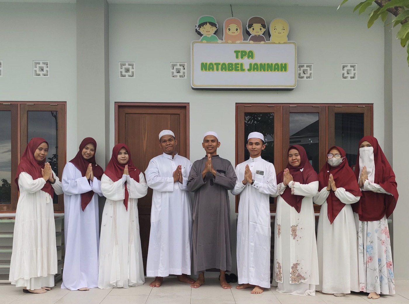 Para ustaz dan ustazah TPA Natabel Jannah di Kota Palangka Raya yang didirikan Wakapolri Dedi Prasetyo.