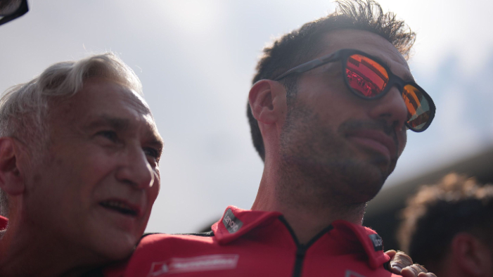Ducati tunjuk Michele Pirro gantikan Marc Marquez di MotoGP Australia 2025. Pembalap penguji kawakan itu siap tampil di Phillip Island.