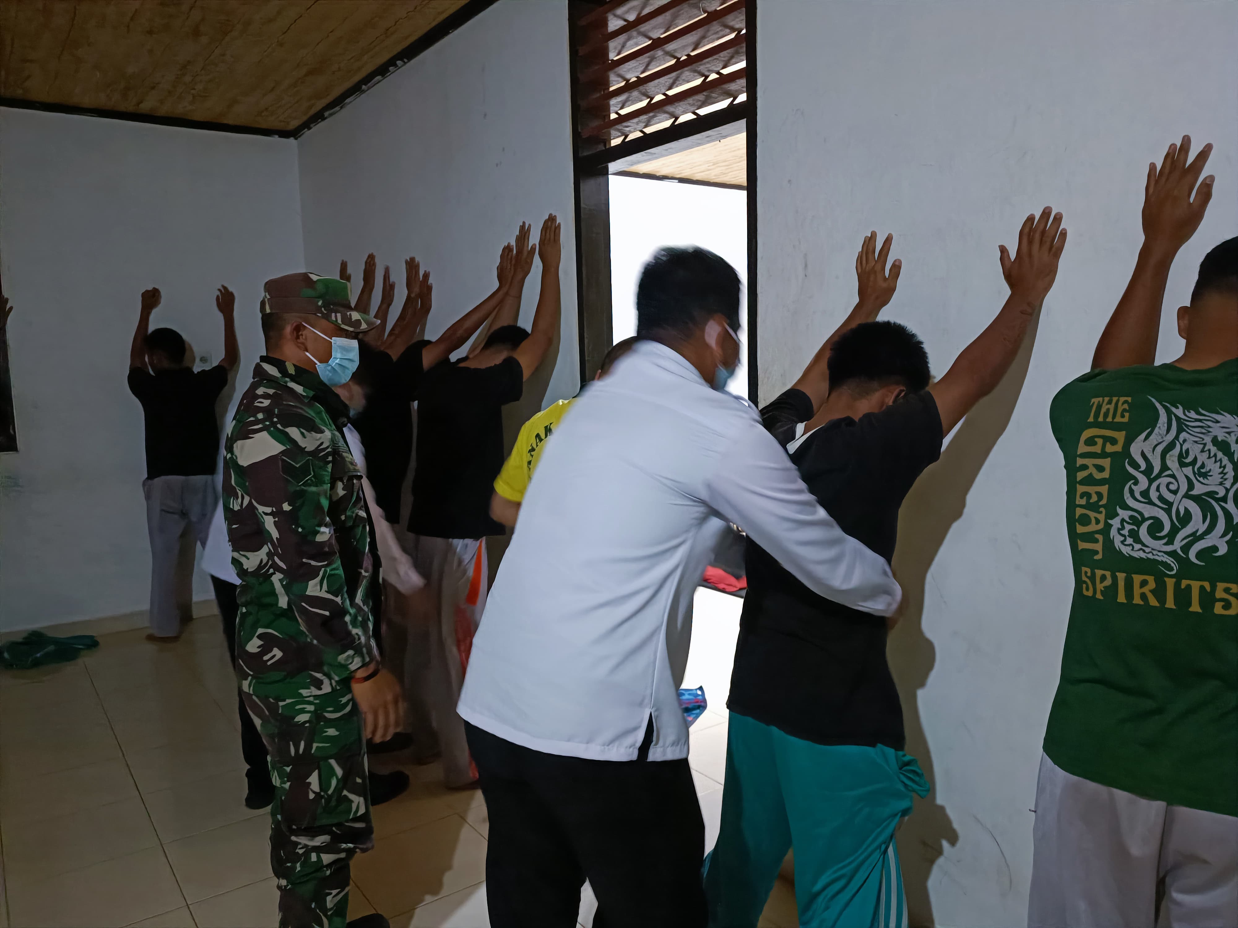 Lembaga Pembinaan Khusus Anak Kelas II Lombok Tengah melaksanakan kegiatan penggeledahan, dalam mewujudkan LPKA Lombok Tengah bebas dari HP dan Narkoba, Jumat (10/10).