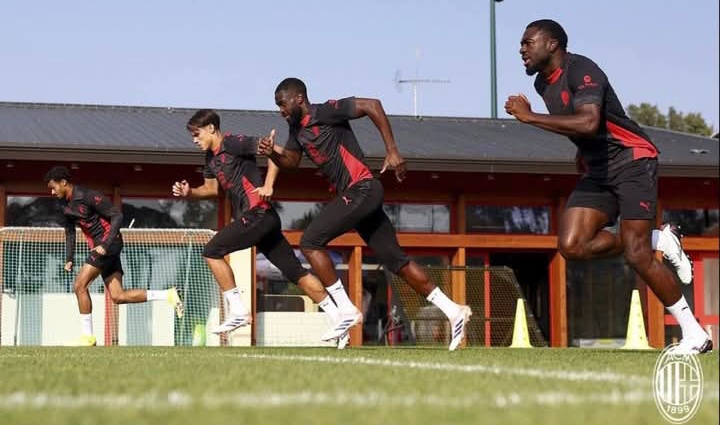 Empat pemain tersisa yang berlatih di Milanelo, markas AC Milan.