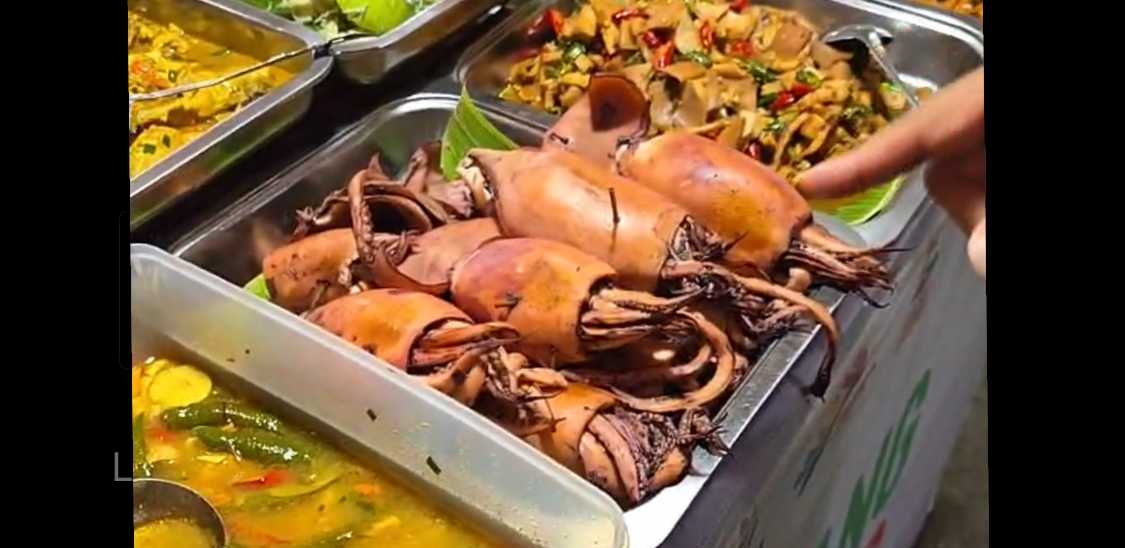 Cumi salah satu menu andalan yang dijual di wisata kuliner Ampenan.