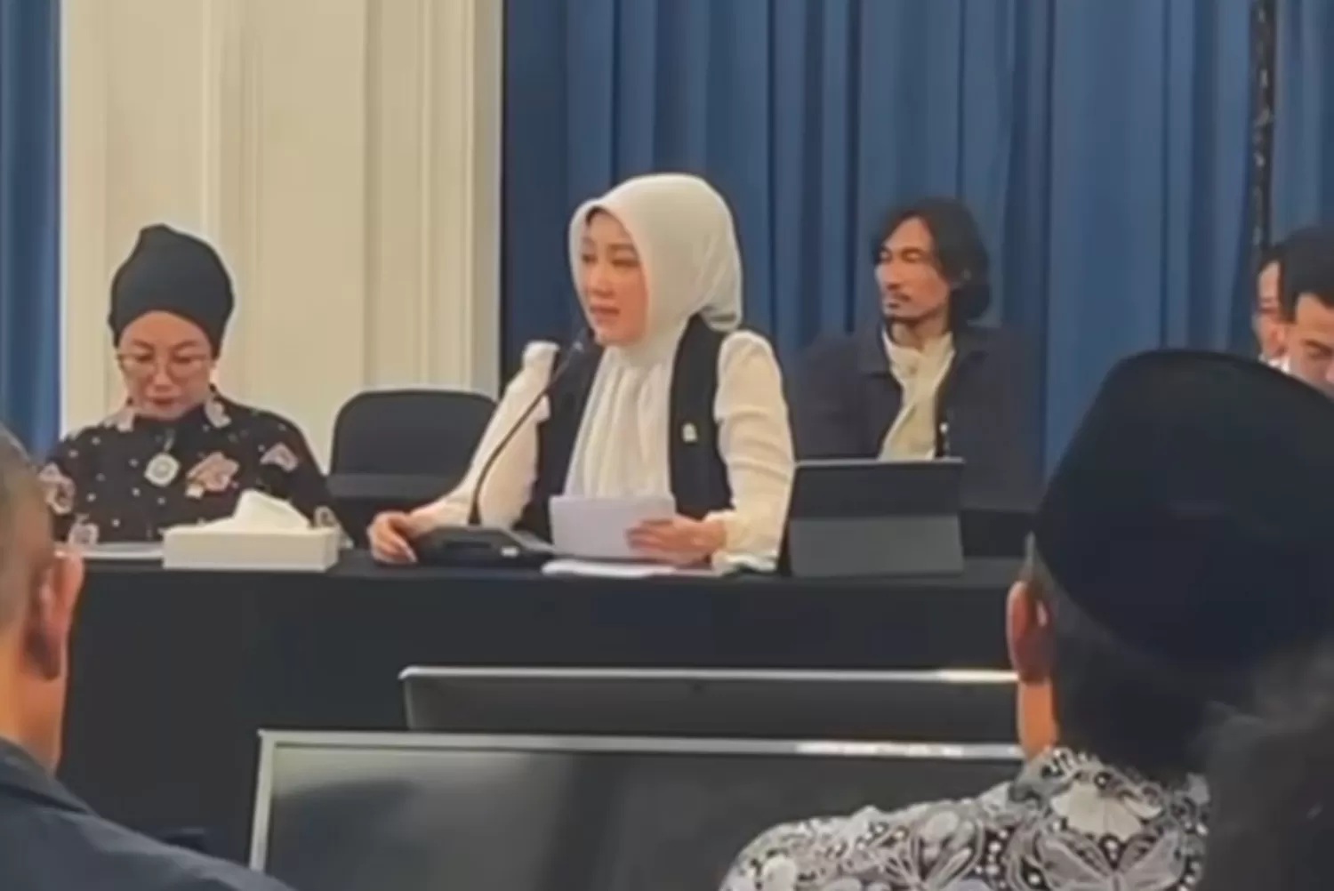 Anggota Komisi VIII DPR RI Atalia Praratya mengingatkan soal rencana bangun ulang Ponpes Al Khoziny Sidoarjo dengan APBN. (FOTO: IG ataliapr)