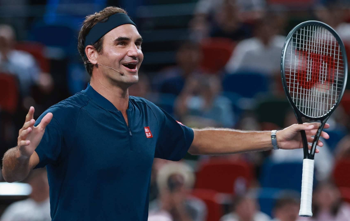 Roger Federer kembali ke lapangan tengah Shanghai, tampil di laga eksibisi seru bersama aktor Donnie Yen, Wu Lei, dan Zheng Jie.