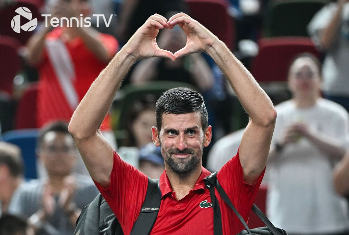 Novak Djokovic tersingkir di semifinal Shanghai Masters 2025, tapi ia justru memuji Valentin Vacherot yang menorehkan kisah luar biasa.