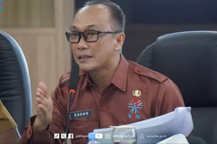 Kepala BKN dalam rapat dengar pendapat dengan Komisi II DPR RI membahas pengangkatan PPPK penuh waktu dan usulan kebutuhan PPPK paruh waktu. (bkn.go.id)
