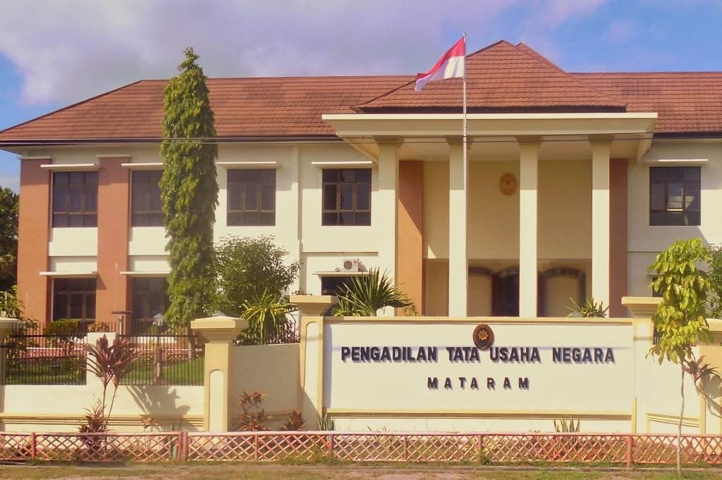 DOSEN UNRAM MENGGUGAT: Terlihat gedung kantor PTUN Mataram di Jalan Lingkar Selatan, Kota Mataram. Salah satu dosen Unram menggugat akibat dikenakan sanksi.