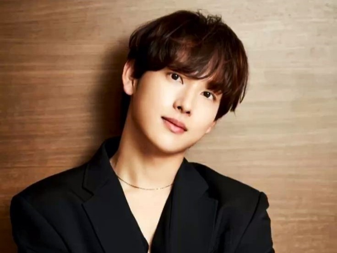 Aktor dan penyanyi Im Si Wan kolaborasi dengan SM Entertainment untuk album solo perdana.
