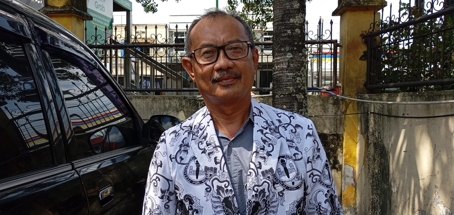 Ketua PGRI Kota Mataram Imam Purwanto