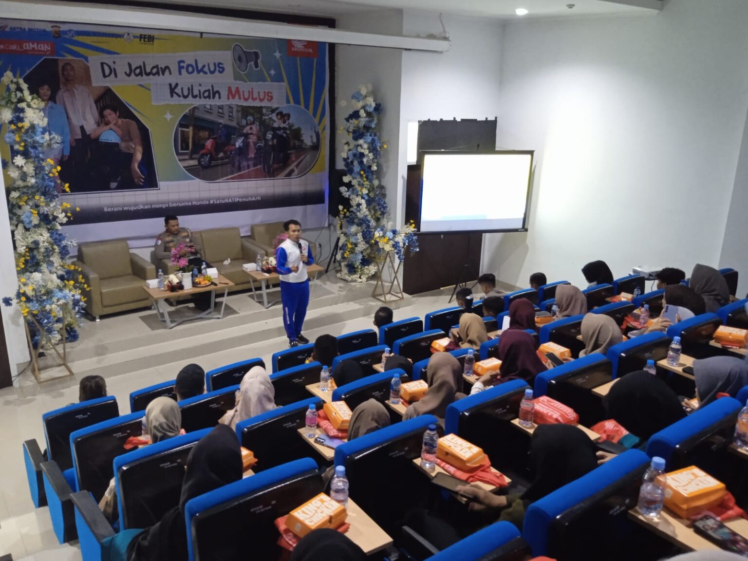 Gelar Seminar Keselamatan Berkendara untuk Gen Z, Astra Motor NTB Kolaborasi bersama Polres Mataram, Jasa Raharja, dan UIN Mataram.
