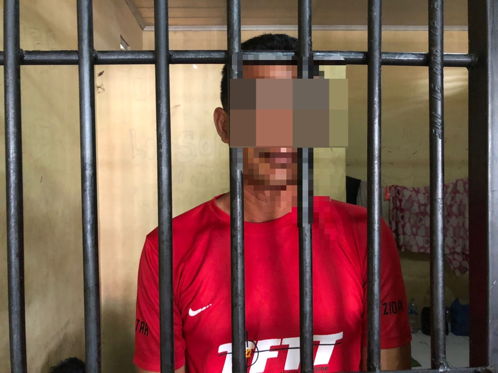 Pelaku pembunuh Furkan ditahan di Polres Bima Kota, Senin (13/10).