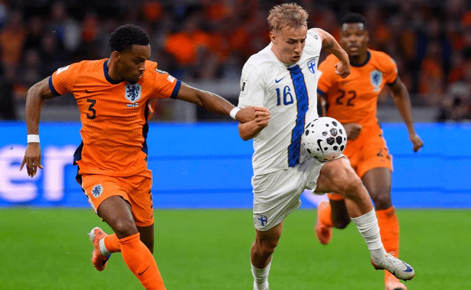 Jurrien Timber membawa Belanda lolos dari kualifikasi Piapa Dunia 2026.