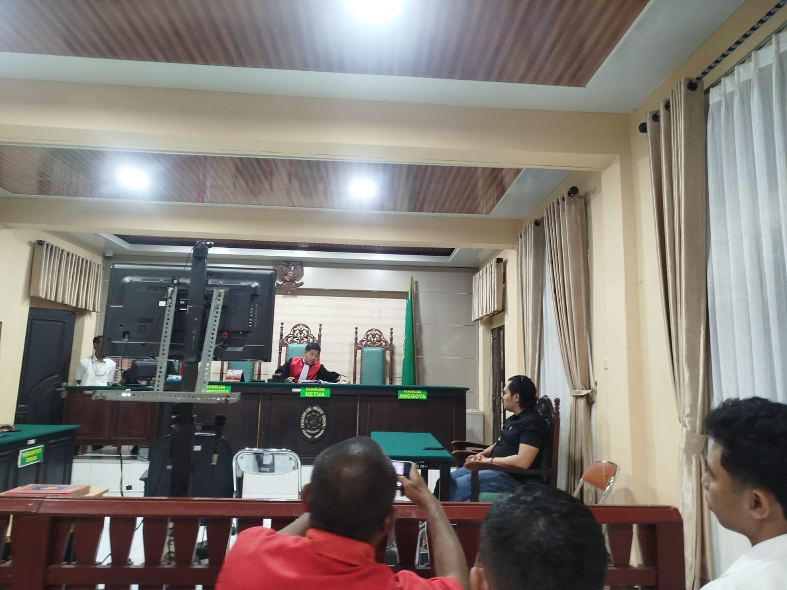 Hakim Tunggal I Made Agni Prabawa Suryadi menolak gugatan praperadilan anggota DPRD NTB Efan Limantika di PN Dompu, Senin (14/10).