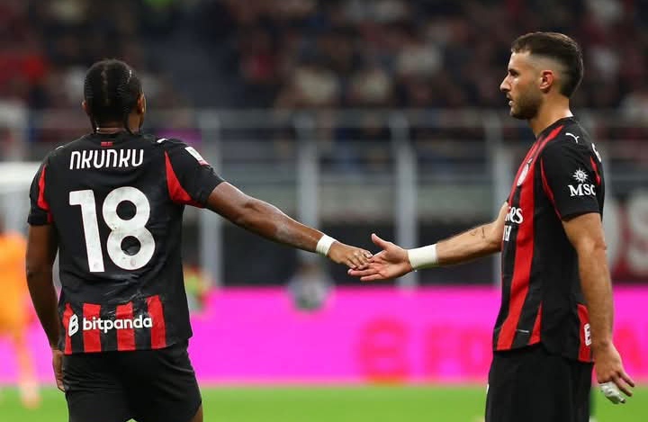 Christopher Nkunku dan Santiago Gimenez, dua striker AC Milan yang sama-sama belum mencetak gol di Serie A Italia.