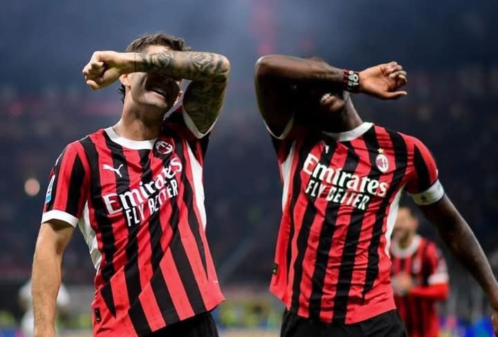 Christian Pulisic dan Rafael Leao, dua pemain andalan AC Milan, Sama-sama sudah mencetak 4 gol.
