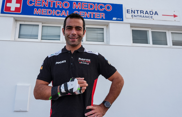 Danilo Petrucci absen di WorldSBK Jerez 2025 usai operasi tangan. Nicholas Spinelli kembali menggantikannya di Barni Ducati.