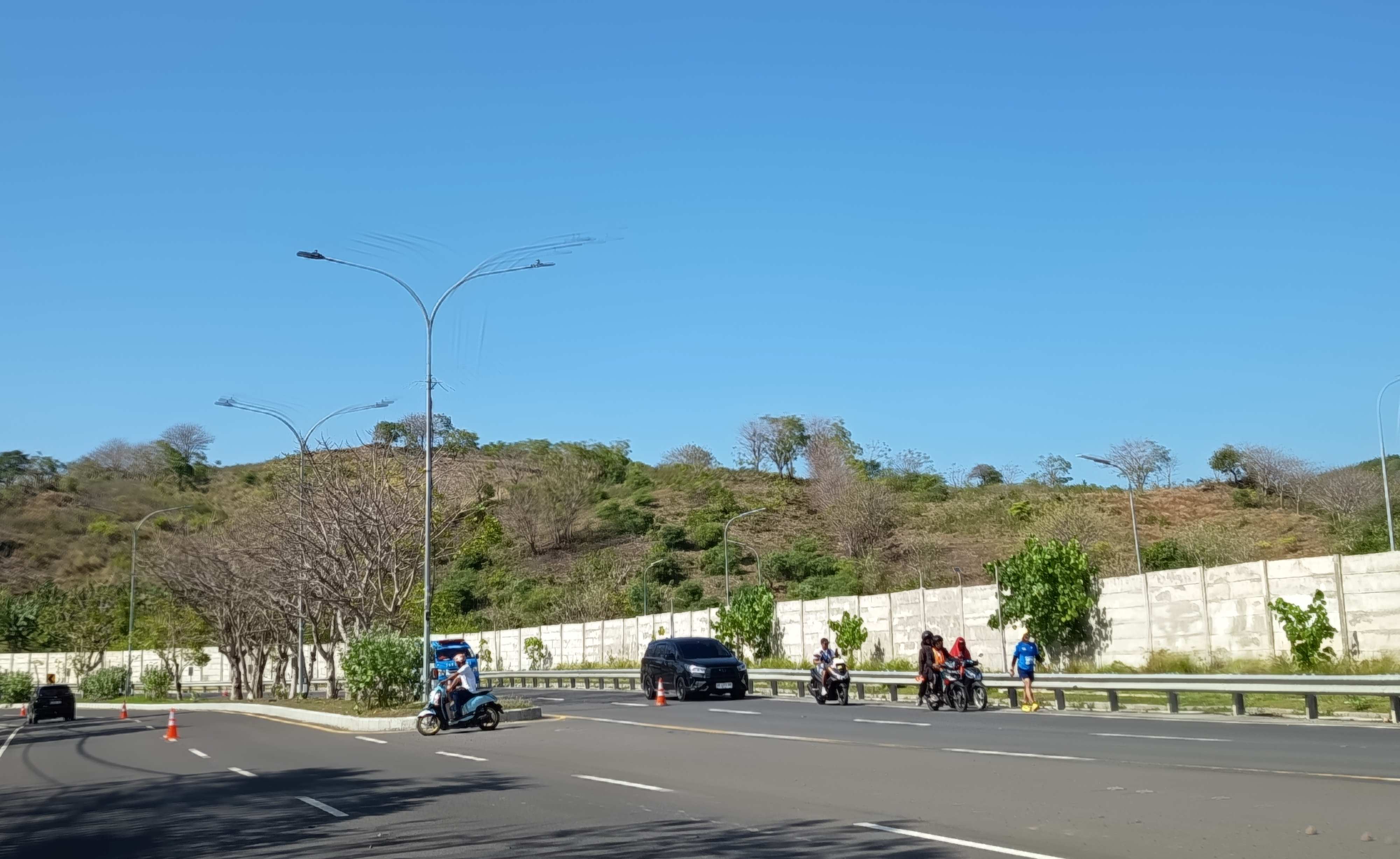 MULUS: Kondisi salah satu ruas jalan di Lombok, kemantapan jalan bisa mendukung banyak hal.