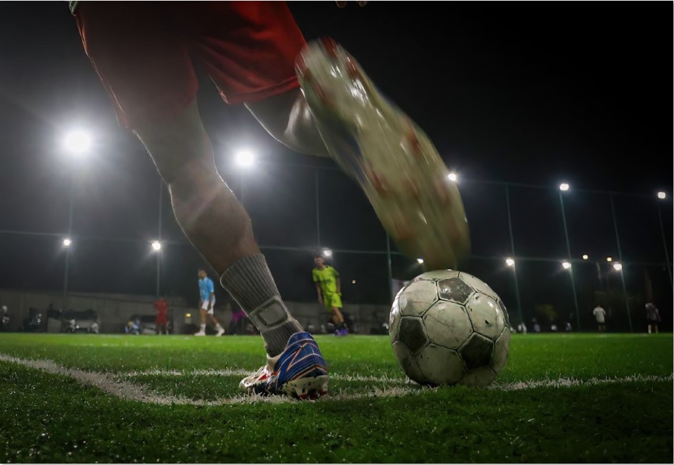 Beberapa member bermain mini soccer di lapangan Olympico, Sayang-sayang, Kota Mataram, pekan lalu.