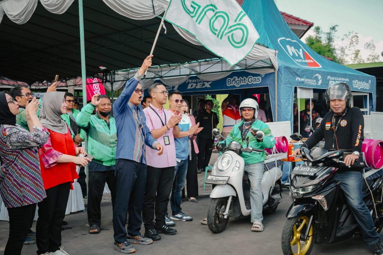 Program kerja sama Pertamina Patra Niaga dan Grab ini diluncurkan bertempat di SPBU 54.833.07 Rintam, Lombok Barat, Kamis (16/10).