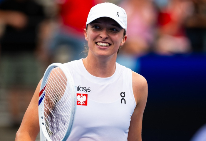 Iga Swiatek akan memimpin Polandia di playoff Piala Billie Jean King 2025. Tampil di kandang, ia siap menutup musim dengan penuh semangat.