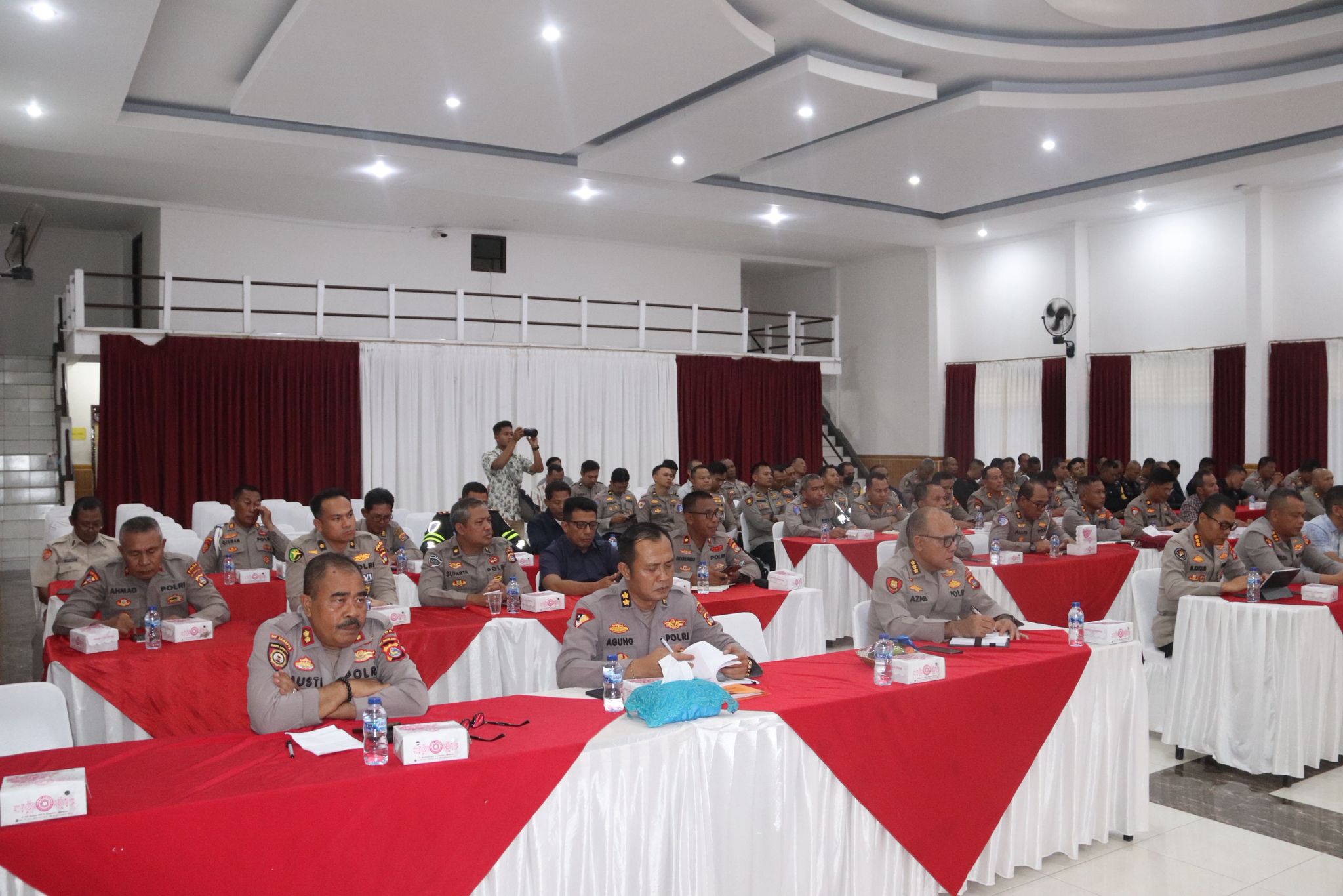 Para peserta Tactical Wall Game di Gedung Sasana Dharma Polda NTB, Sabtu (18/10).