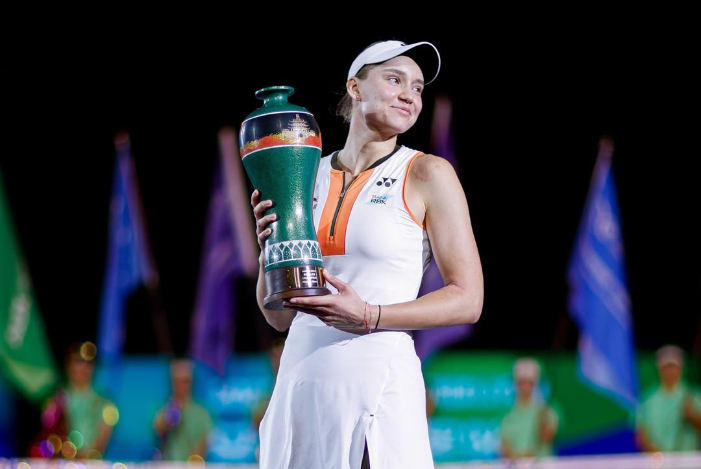 Elena Rybakina comeback luar biasa di final Ningbo Open 2025, kalahkan Ekaterina Alexandrova dan raih gelar WTA ke-10 sepanjang kariernya.