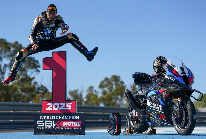 Toprak Razgatlioglu kunci gelar WorldSBK 2025 di Jerez. Juara dunia tiga kali ini beri kado manis bagi BMW sebelum pindah ke MotoGP.