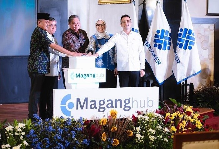 BUKA: Menko Perekonomian Airlangga Hartarto, Menaker Yassierli, dan Utusan Khusus Presiden Indonesia Bidang Pembinaan Generasi Muda dan Pekerja Seni Raffi Ahmad membuka Program Pemagangan.