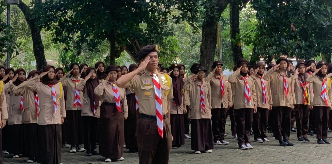 Ratusan anggota pramuka Penegak dan Pandega upacara pada kegiatan Jota-Joti di Bumi Perkemahan Mataram Moh Ruslan, pekan lalu.