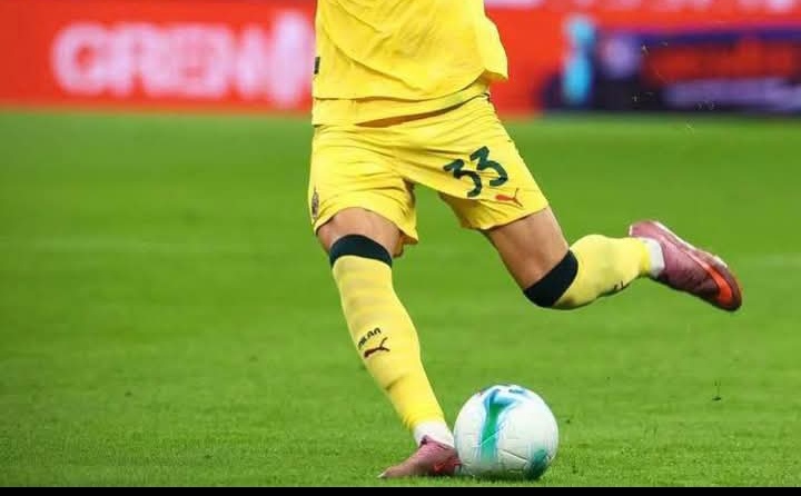 Pemain muda AC Milan bernomor 33, ada yang tahu siapa dia?