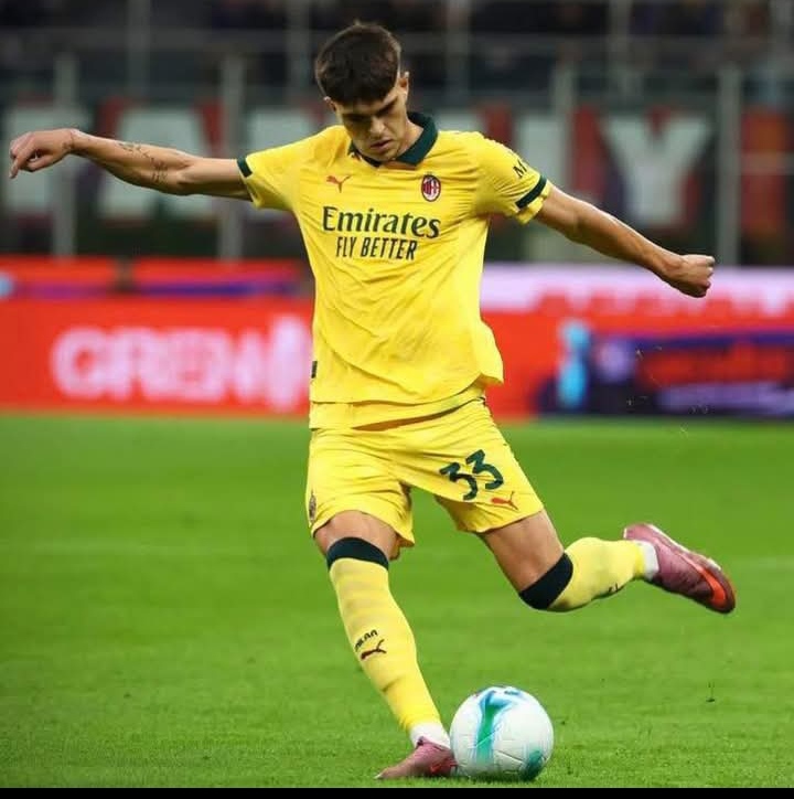 Davide Bartesaghi, pemain muda sayap kiri AC Milan.