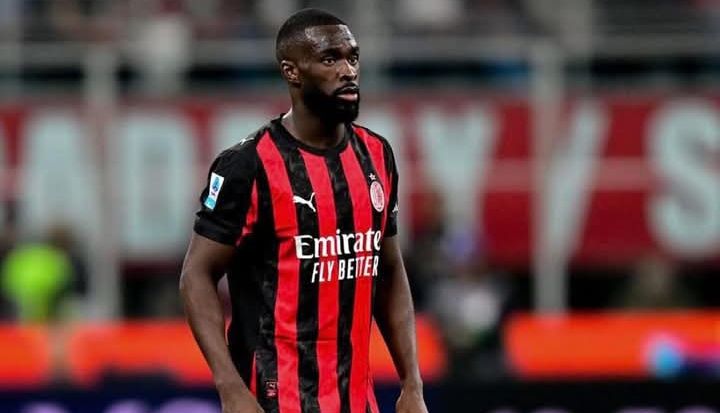 Pemain belakang AC Milan Fikayo Tomori yang semakin baik penampilannya.