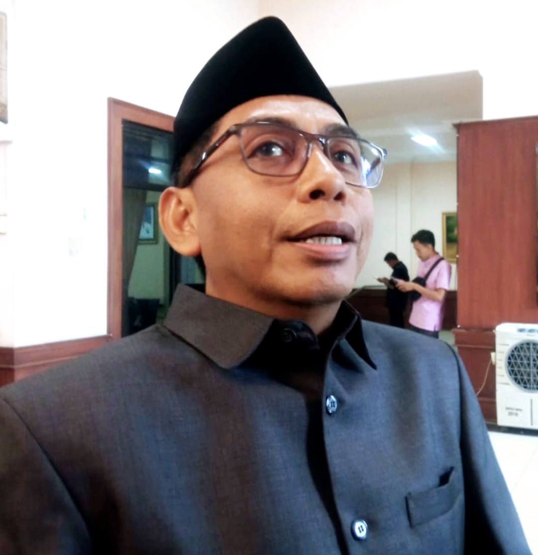 Ketua Komisi III DPRD NTB Sambirang Ahmadi meminta dana penyertaan modal Rp 8 miliar ke PT GNE dikelola dengan transparan.
