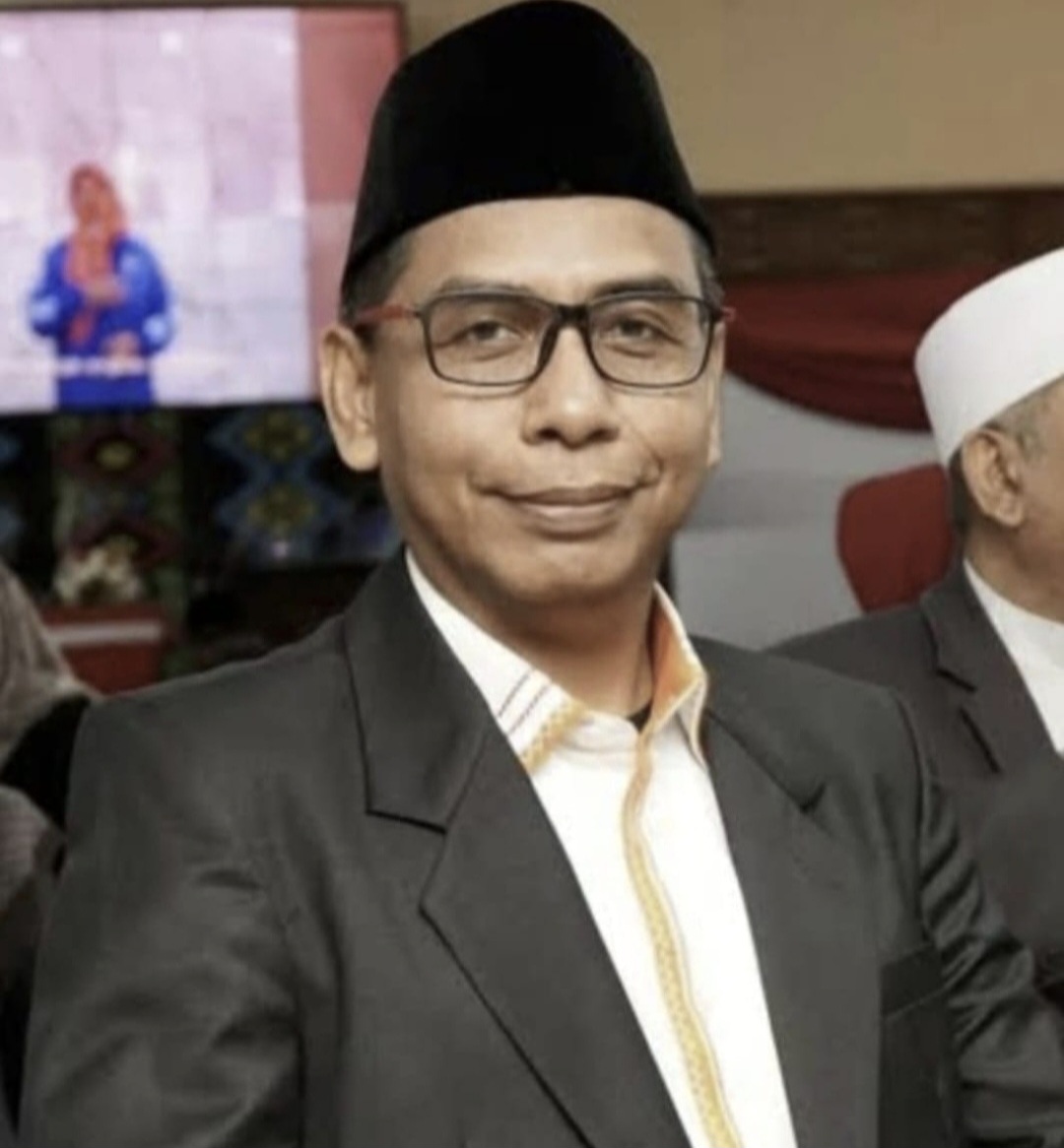 Ketua Komisi III DPRD NTB Sambirang Ahmadi meminta PT GNE fokus dengan usaha bisnis beton agar perusahaan tidak tambah boncos.
