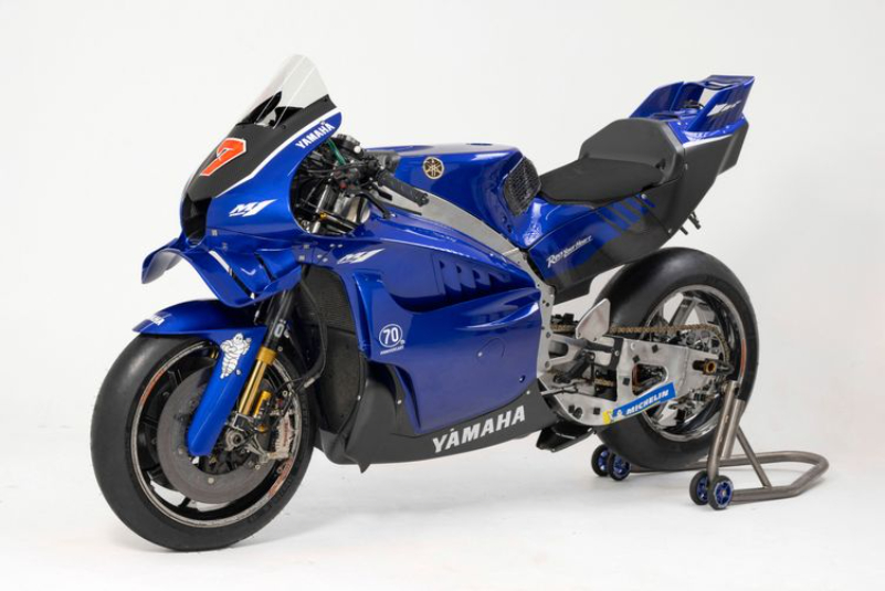 Yamaha turunkan Augusto Fernandez sebagai wildcard di GP Malaysia 2025 untuk uji lanjutan M1 mesin V4 jelang MotoGP musim 2026.