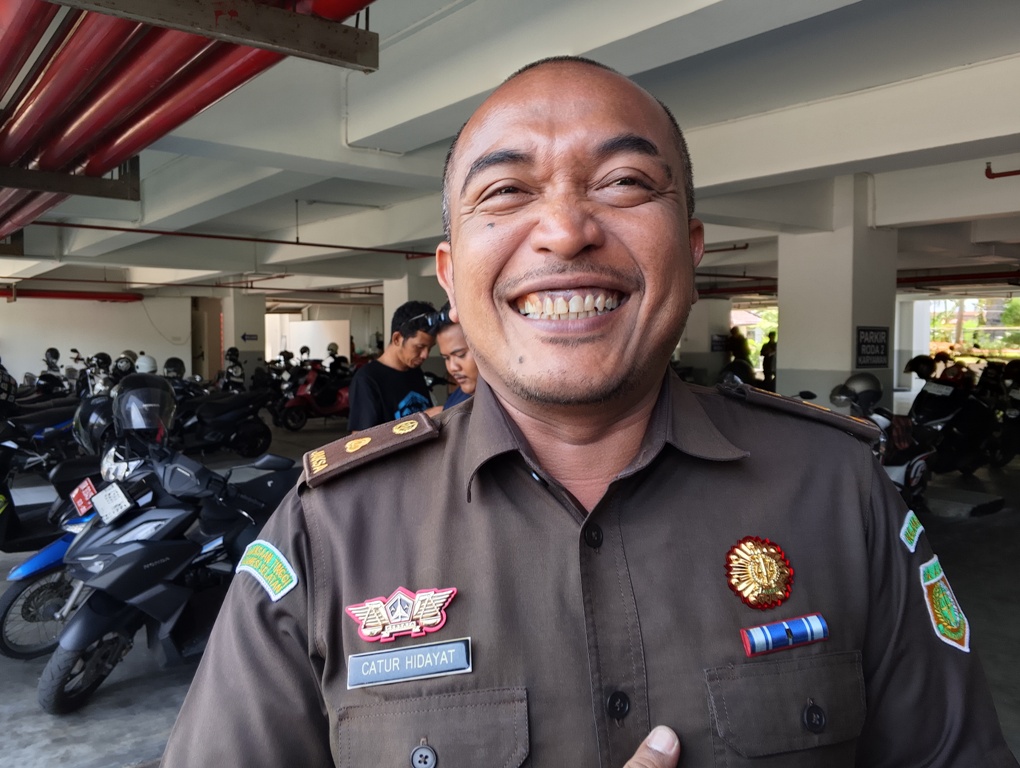 Kasi Pidsus Kejari Bima Catur Hidayat&nbsp;jelaskan sejumlah alat mesin pertanian (Alsintan) di Dinas Pertanian dan Perkebunan (Distanbun) Kabupaten Bima diduga digelapkan diusut.